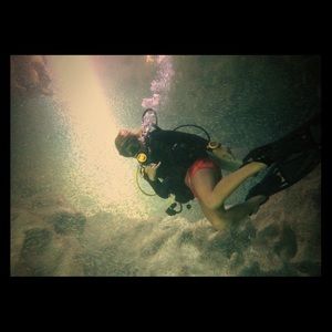 Meet your Posher, Caitlin